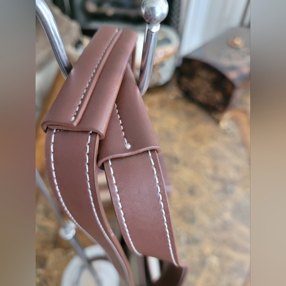 Etienne Aigner Elegant Beige and Brown Tote Bag - Picture 5 of 11